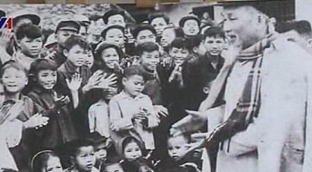 Ouverture de l’exposition «L’Oncle Hô avec les femmes et les enfants»